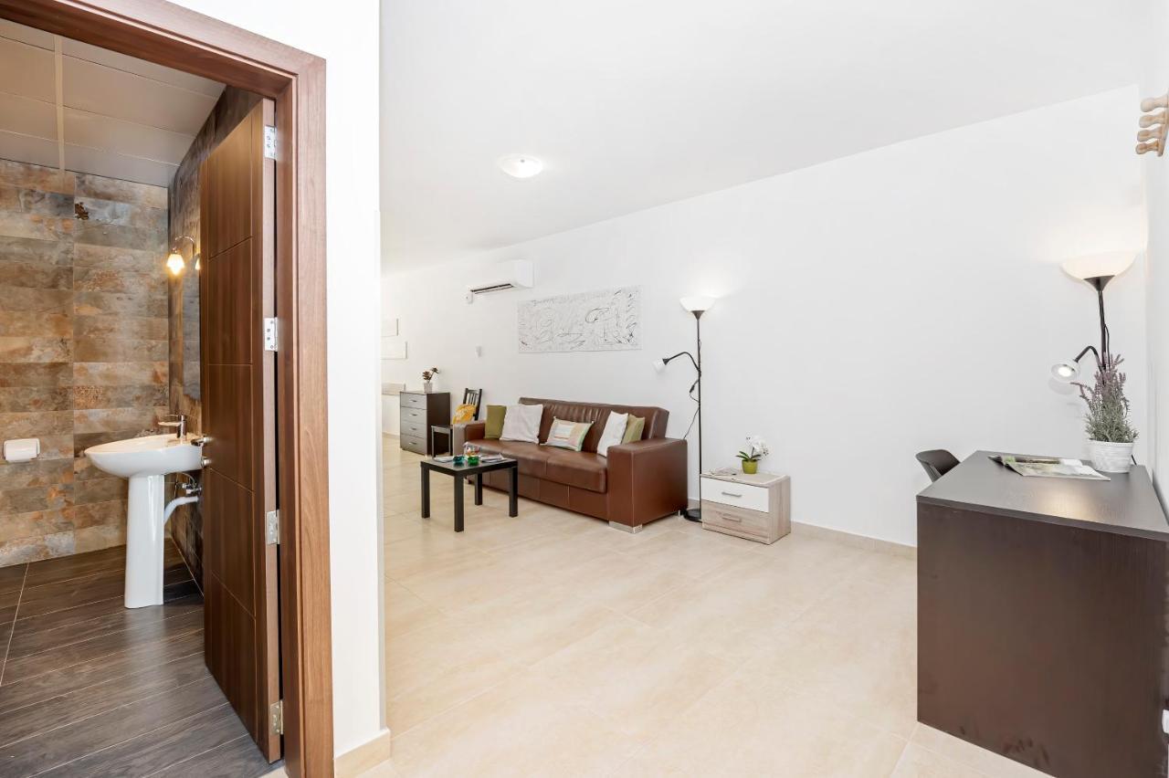 Summer Breeze Comfort Sunny Apartments Close To The Sandy Beaches - By Getawaysmalta Mellieha Luaran gambar